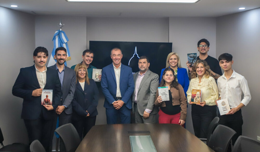 Escritores sanjuaninos visitaron las bibliotecas Nacional y del Congreso de la Nación Escritores sanjuaninos visitaron las bibliotecas Nacional y del Congreso de la Nación