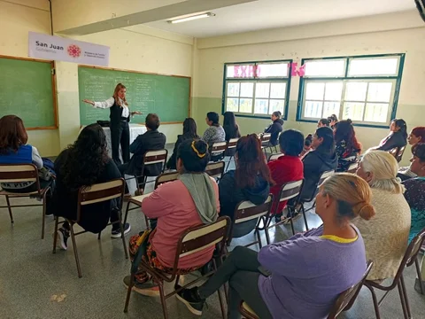 Gobierno ofrece una serie de charlas sobre educación sexual, bullying y emociones Gobierno ofrece una serie de charlas sobre educación sexual, bullying y emociones