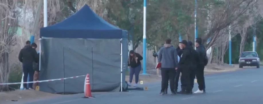 Murió un joven de 16 años: chocó de frente contra un poste