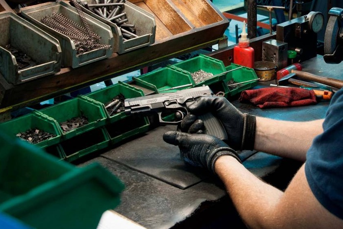 Desregulación para fabricar y vender armas: los cambios decretados por el Gobierno Desregulación para fabricar y vender armas: los cambios decretados por el Gobierno
