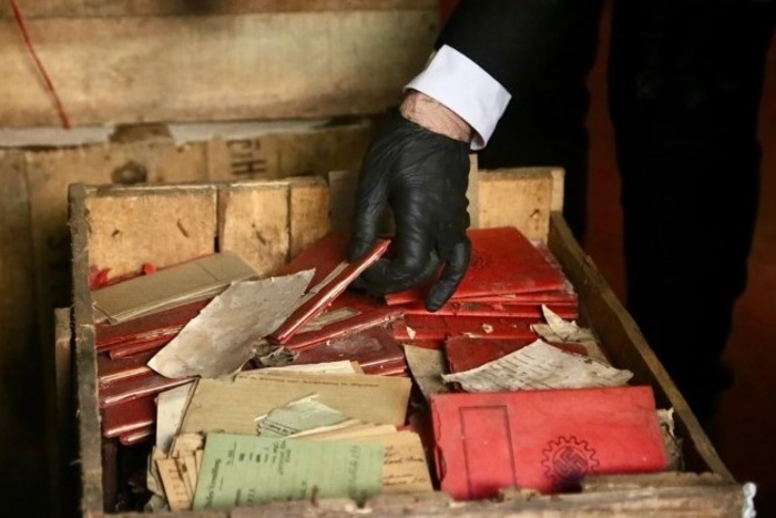 Hallan cajas con material nazi en el archivo de la Corte Suprema: habían llegado en 1941 Hallan cajas con material nazi en el archivo de la Corte Suprema: habían llegado en 1941