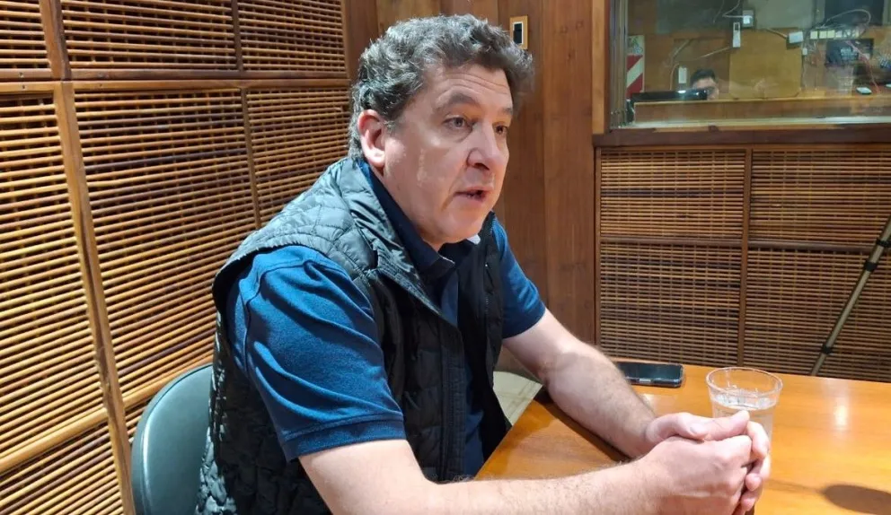 Un ministro orreguista admitió la llegada de capitales mendocinos a la minería, criticó quejas del empresariado local y al PJ Un ministro orreguista admitió la llegada de capitales mendocinos a la minería, criticó quejas del empresariado local y al PJ