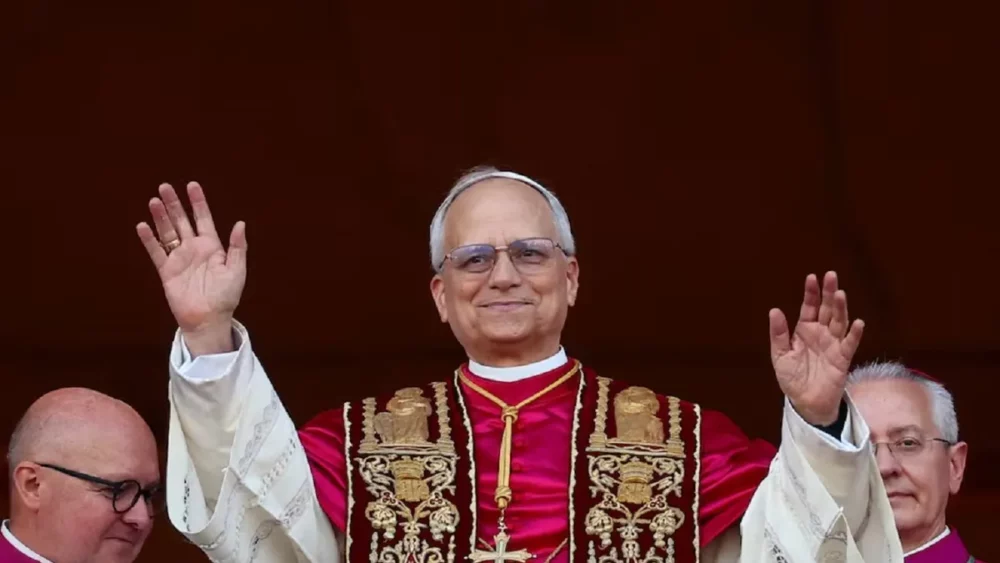 En su primer mensaje, el Papa León XIV lanzó un «llamado a la paz» En su primer mensaje, el Papa León XIV lanzó un «llamado a la paz»