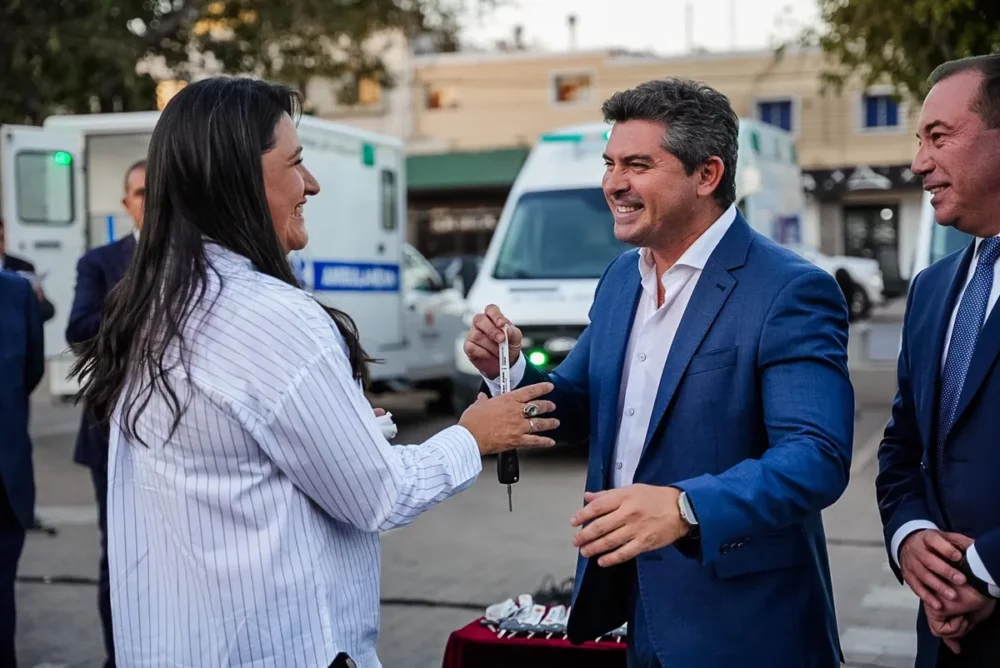 Gobierno dotó de nuevas ambulancias a hospitales públicos de San Juan Gobierno dotó de nuevas ambulancias a hospitales públicos de San Juan